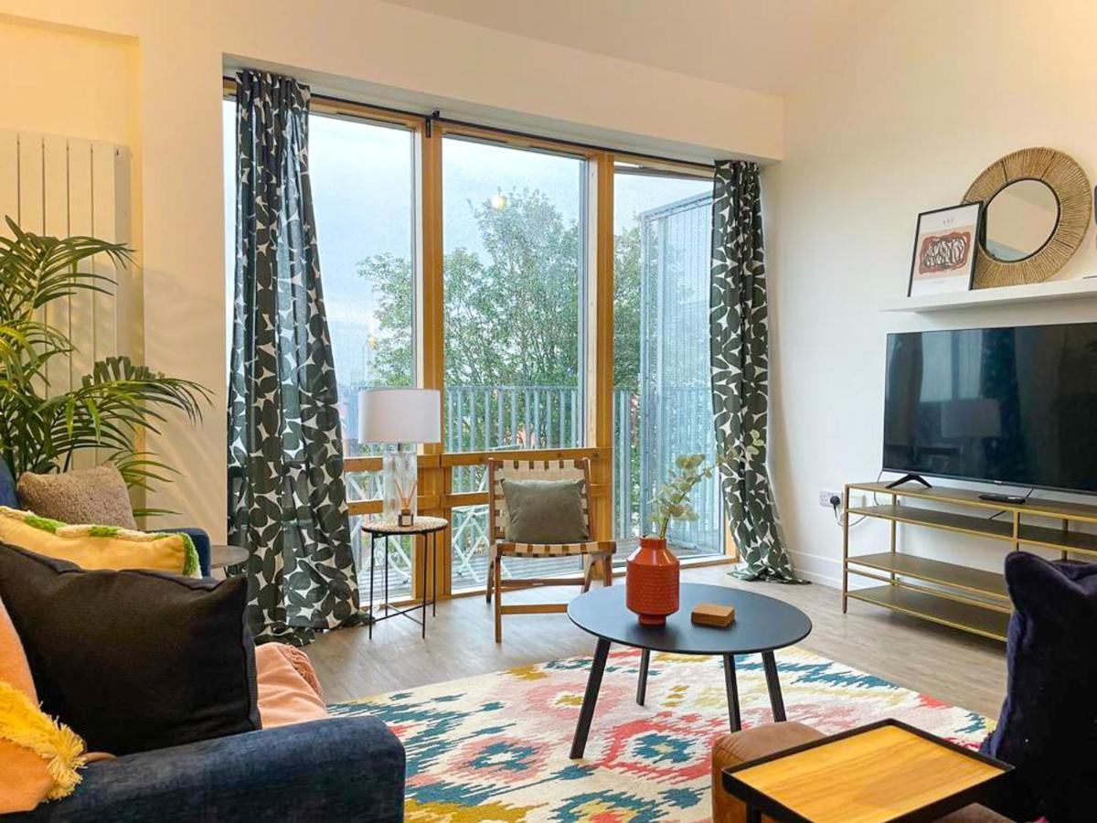 Coventry Large 4-Bed Townhouse By Empower Homes Esterno foto