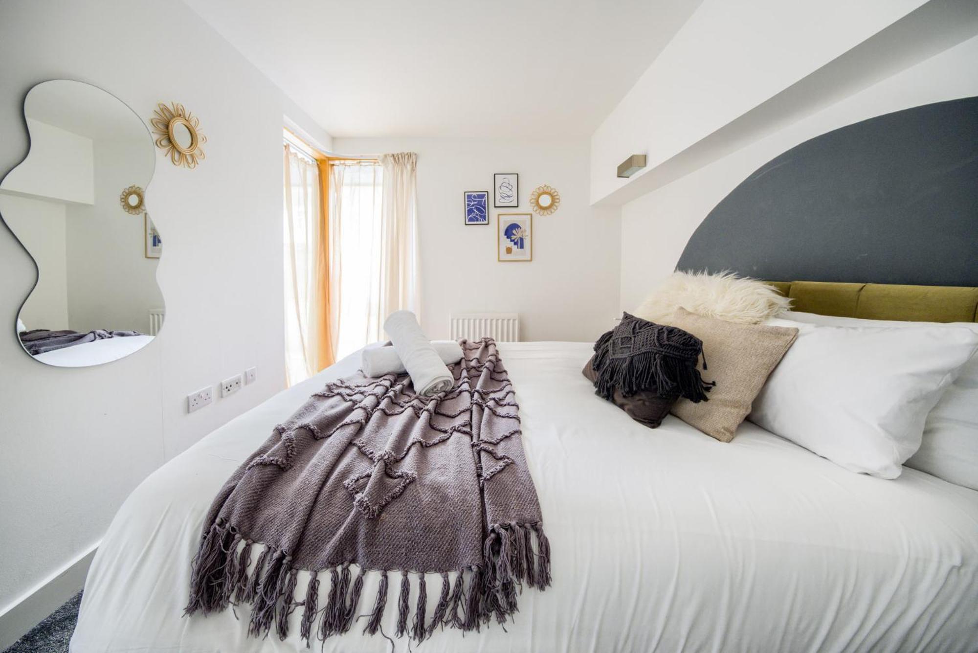 Coventry Large 4-Bed Townhouse By Empower Homes Esterno foto