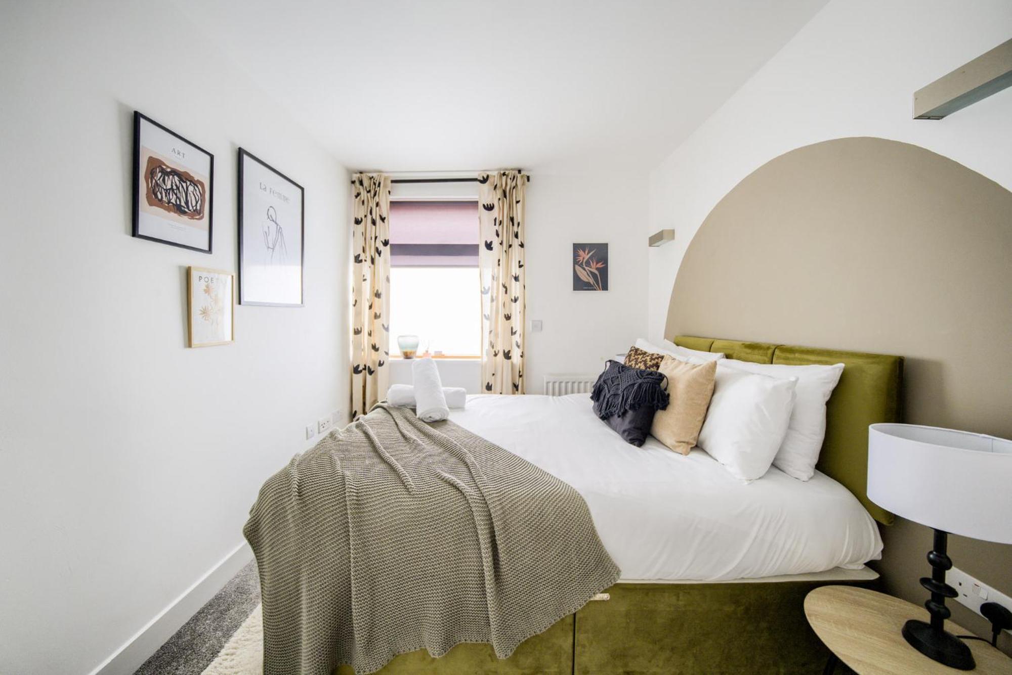 Coventry Large 4-Bed Townhouse By Empower Homes Esterno foto