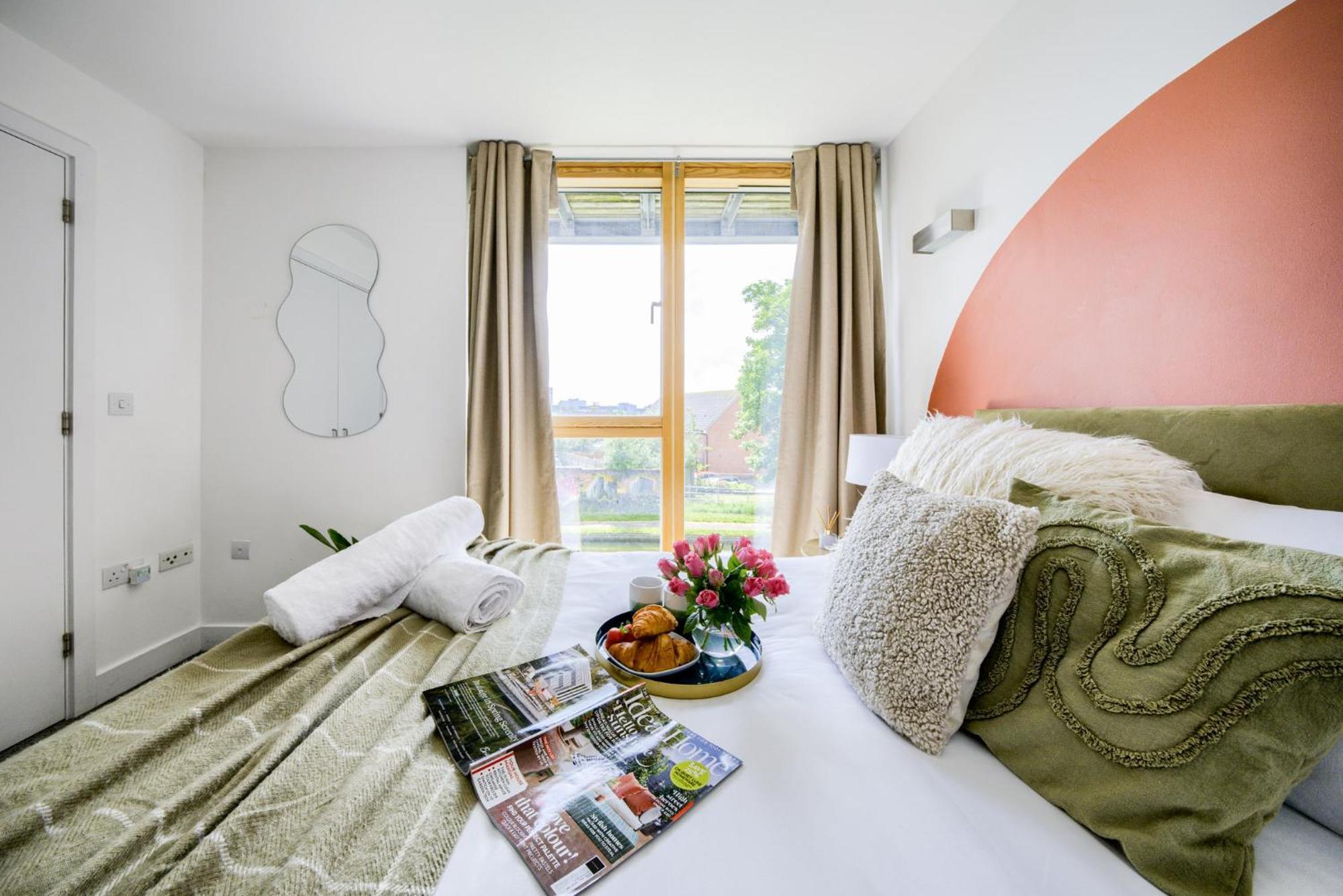 Coventry Large 4-Bed Townhouse By Empower Homes Esterno foto