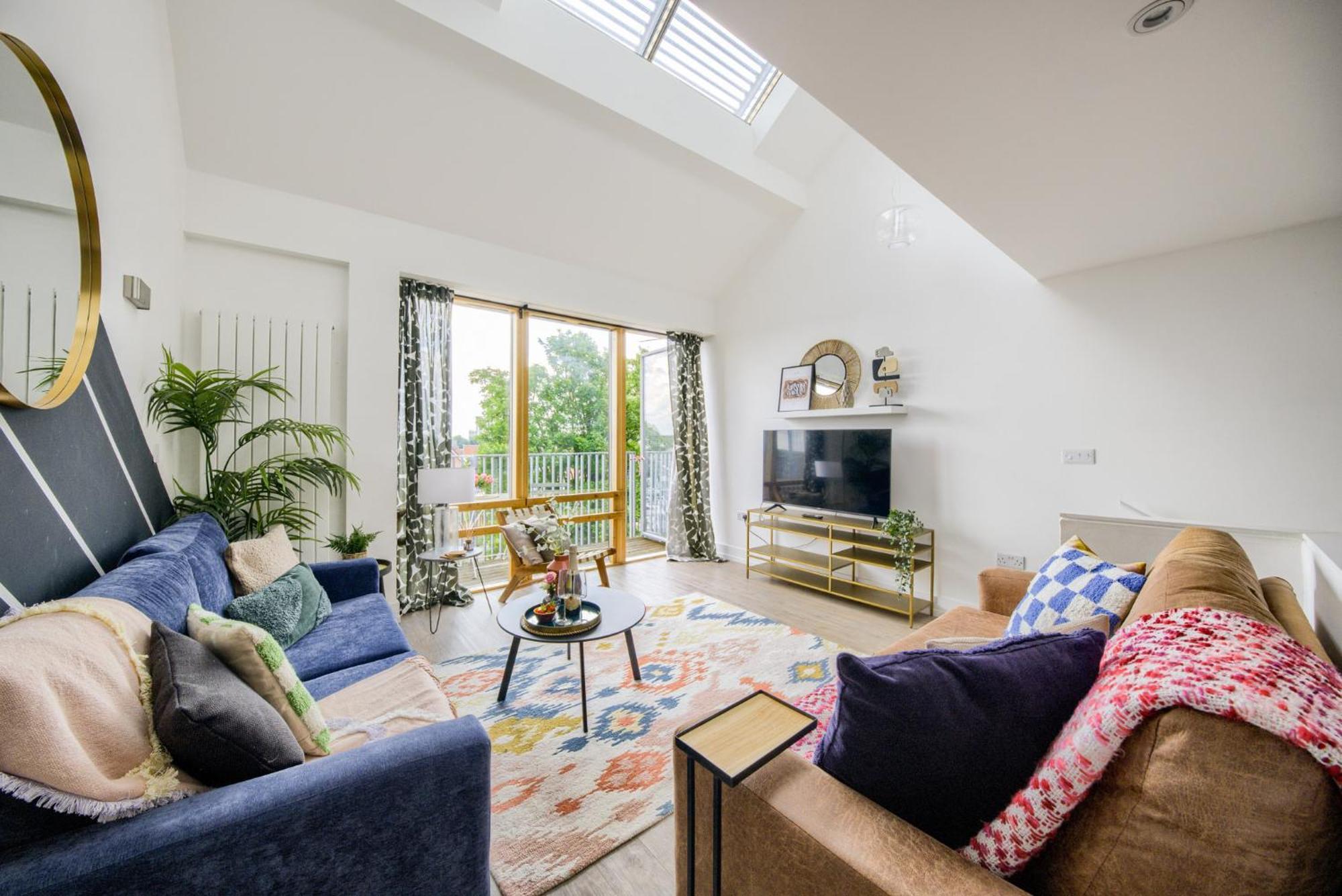 Coventry Large 4-Bed Townhouse By Empower Homes Esterno foto