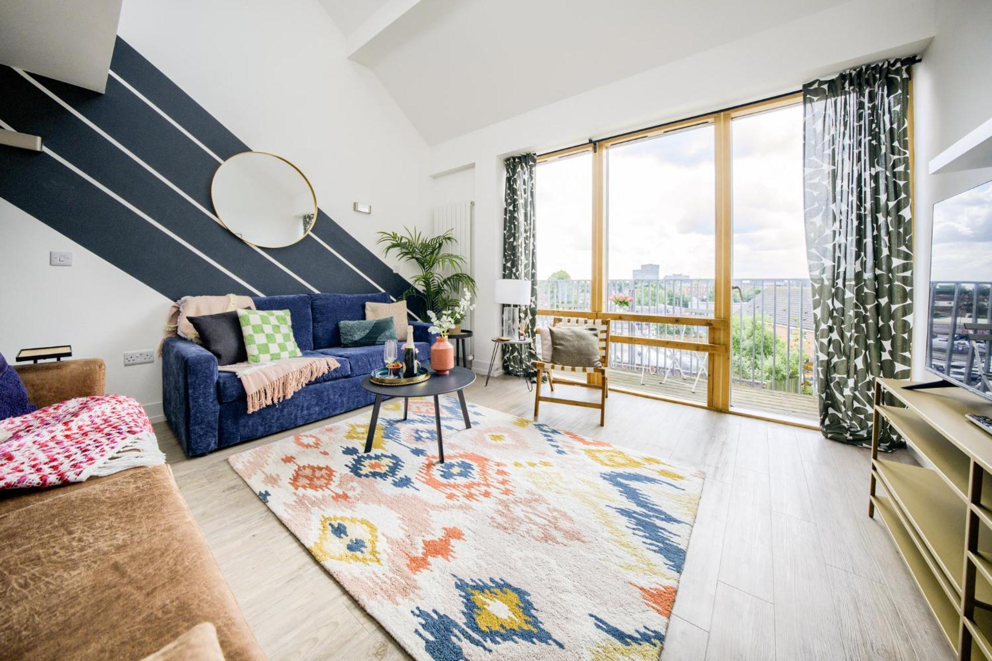 Coventry Large 4-Bed Townhouse By Empower Homes Esterno foto