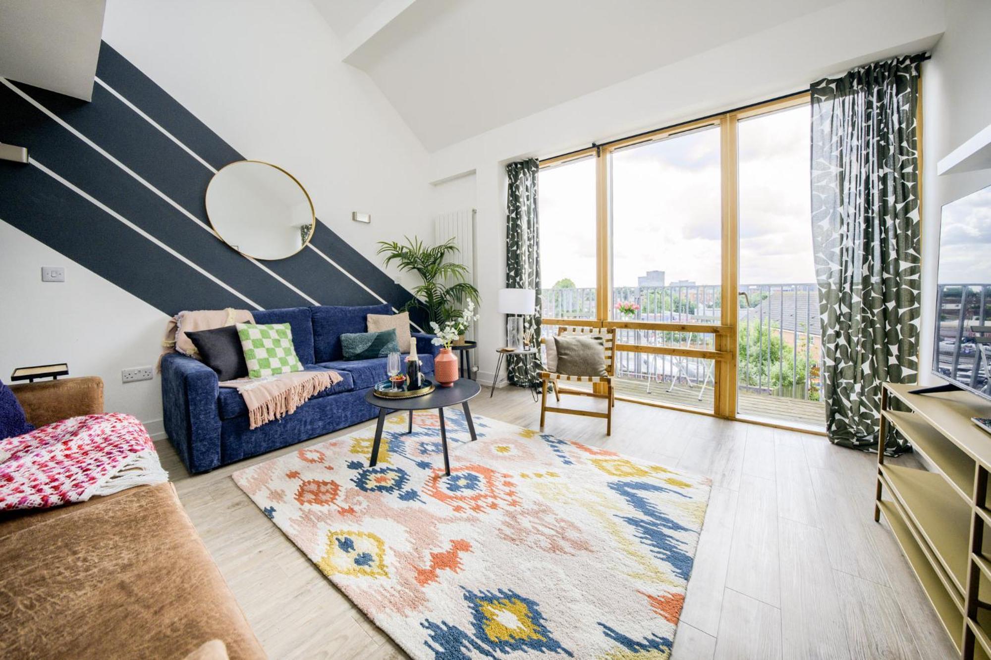 Coventry Large 4-Bed Townhouse By Empower Homes Esterno foto