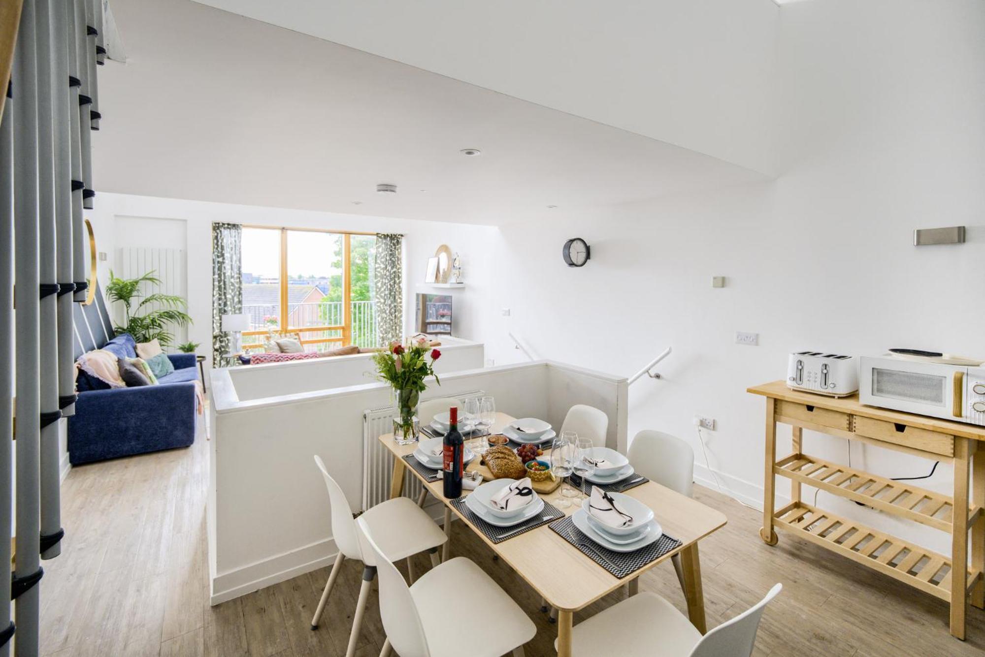 Coventry Large 4-Bed Townhouse By Empower Homes Esterno foto