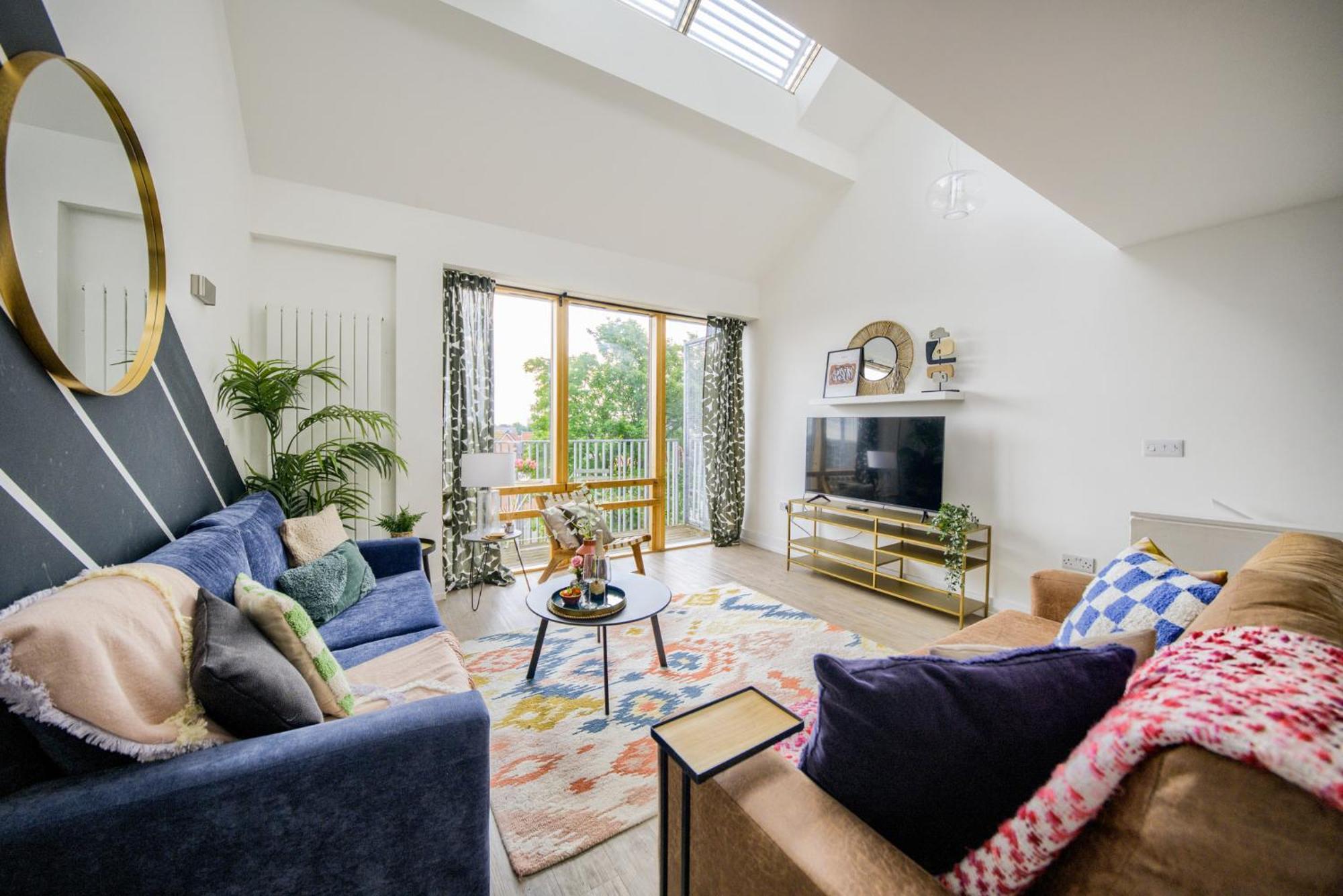 Coventry Large 4-Bed Townhouse By Empower Homes Esterno foto