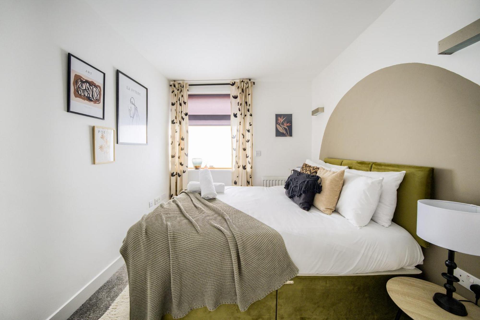 Coventry Large 4-Bed Townhouse By Empower Homes Esterno foto
