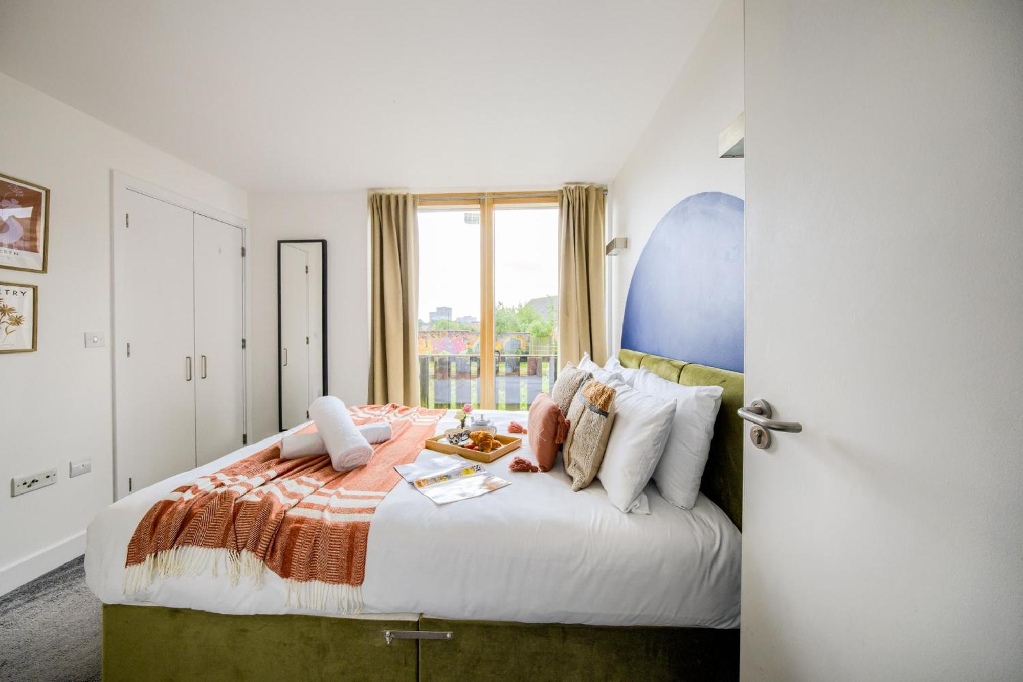 Coventry Large 4-Bed Townhouse By Empower Homes Esterno foto