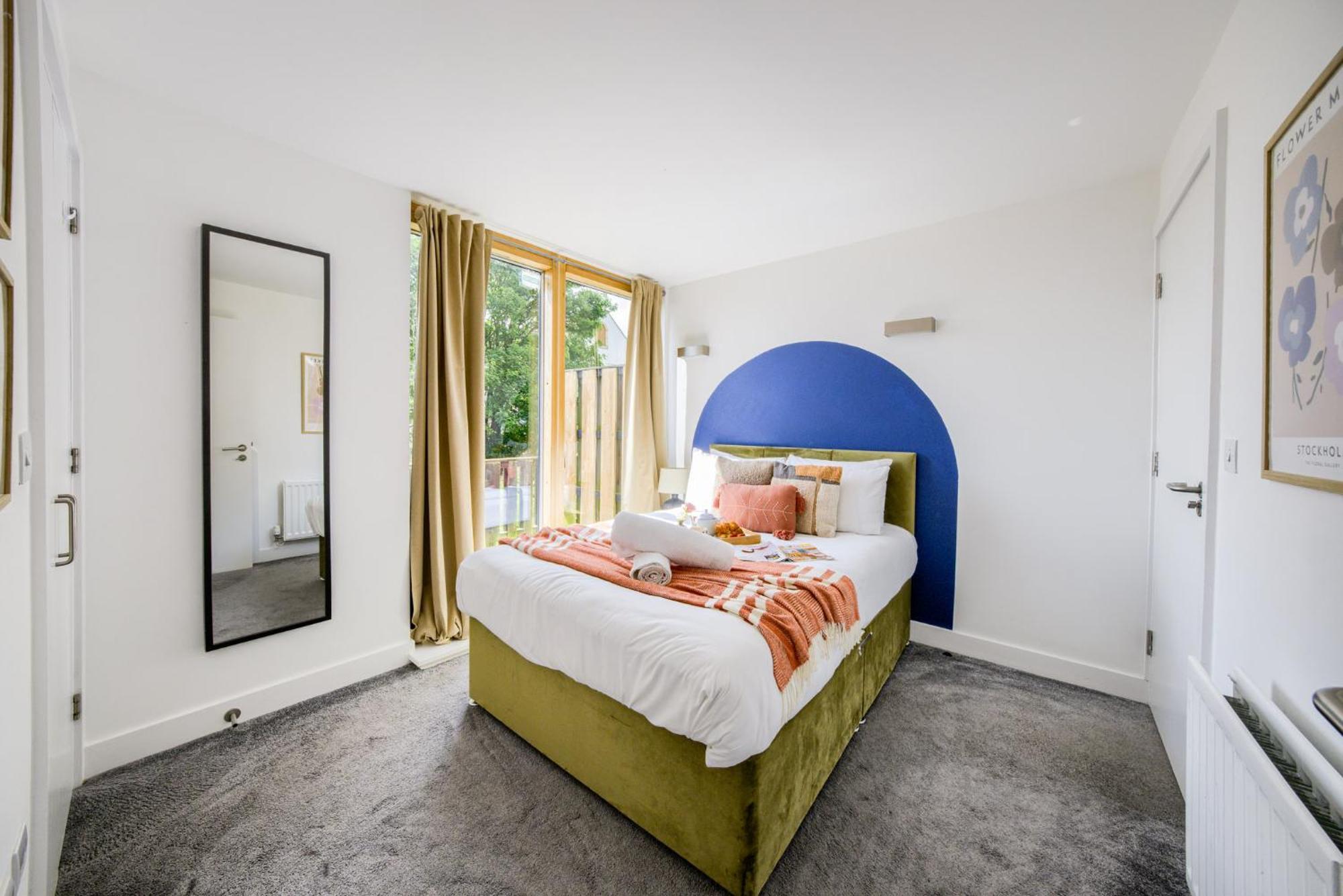 Coventry Large 4-Bed Townhouse By Empower Homes Esterno foto